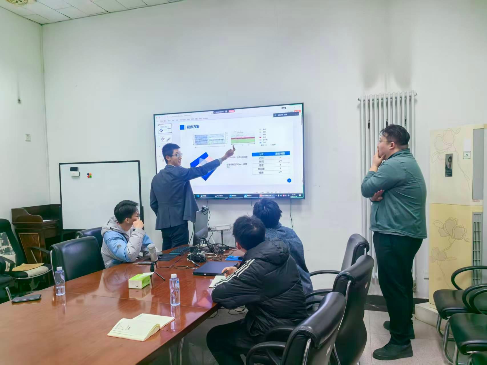 2026年1月14日，与清华大学专家讨论学习并合影留念1